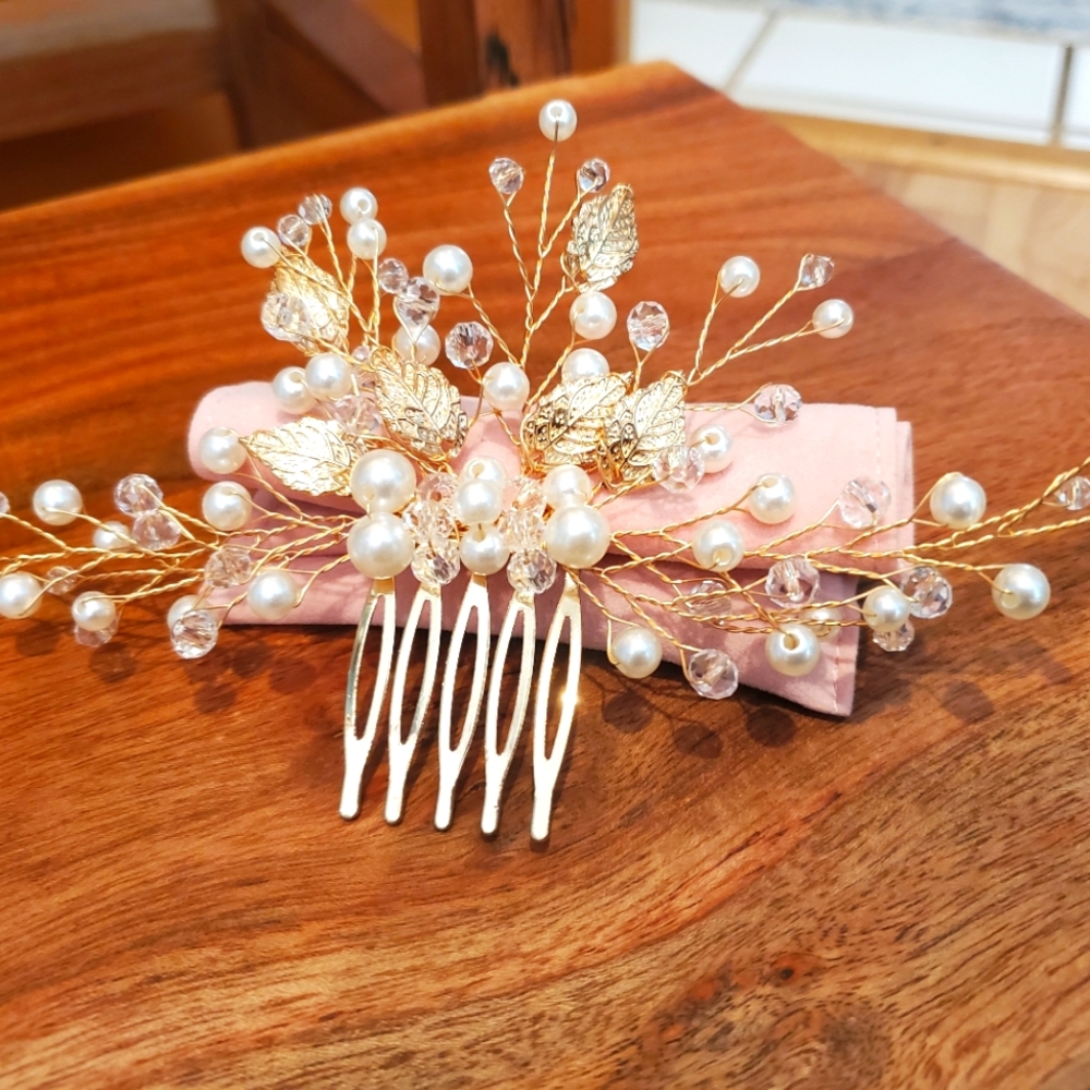 Pearl, gold, crystal bridal hair comb accessories